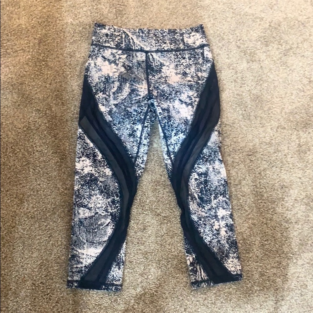 blue patterned mesh lululemon cropped leggings